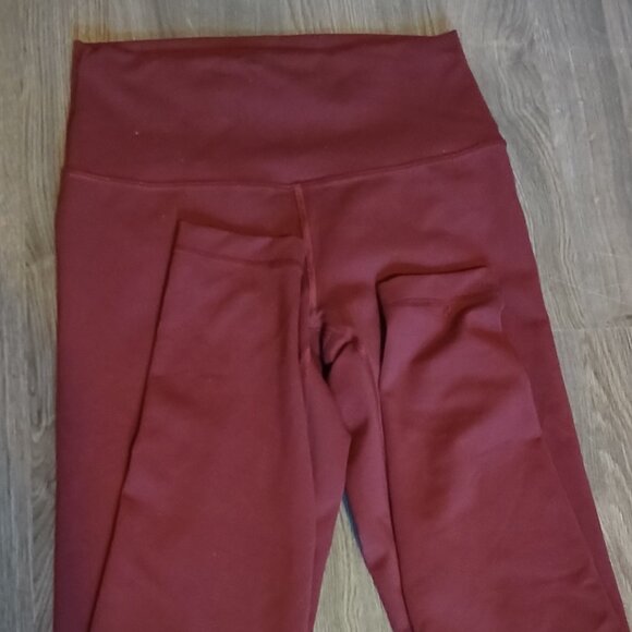 Size 6 Burgundy Wunder Under Lululemon Leggings - Picture 2 of 4
